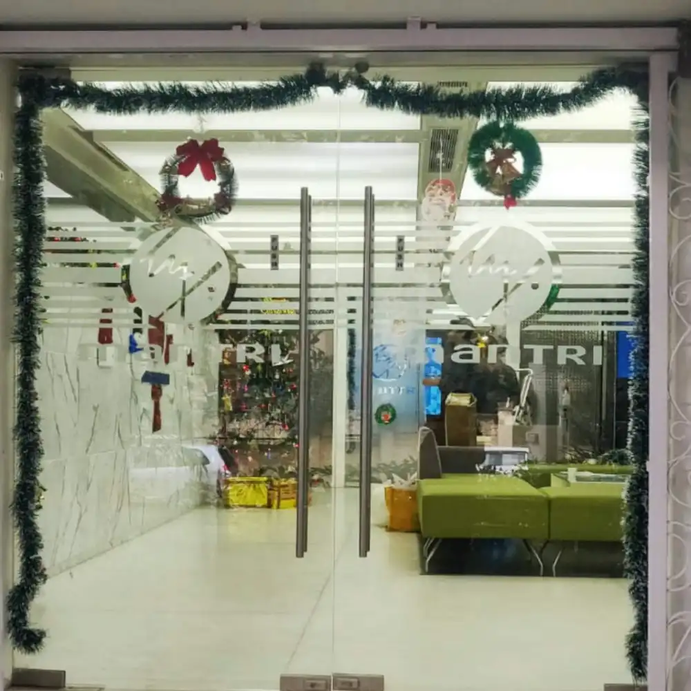 Christmas decoration ideas for office events in Bangalore